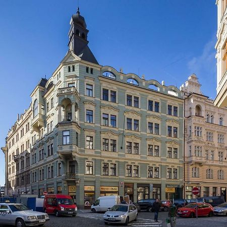 Dusni Apartments Praha Bagian luar foto